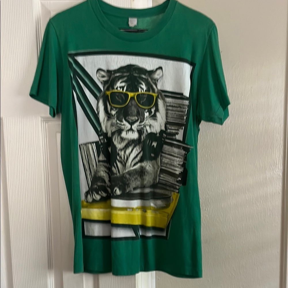 Green Tiger Graphic Men T-Shirt  size small